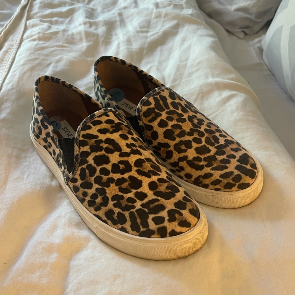 Steve Madden slip-ons